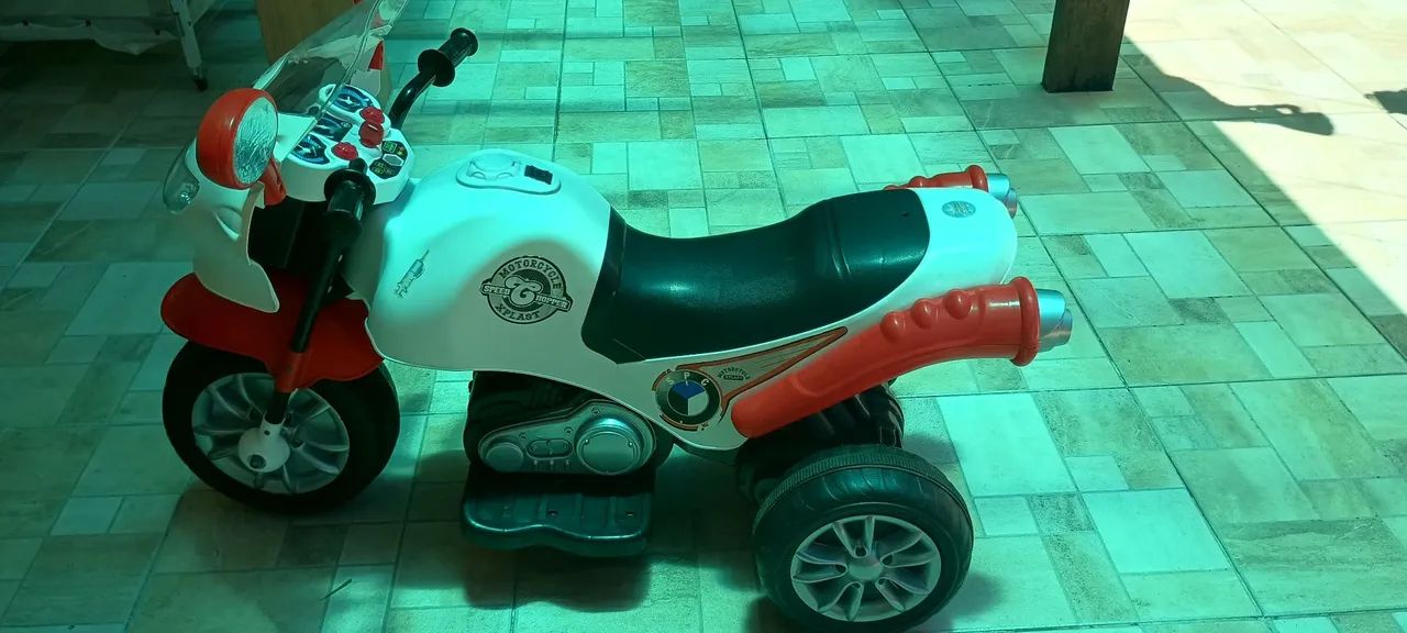 Moto elétrica infantil 