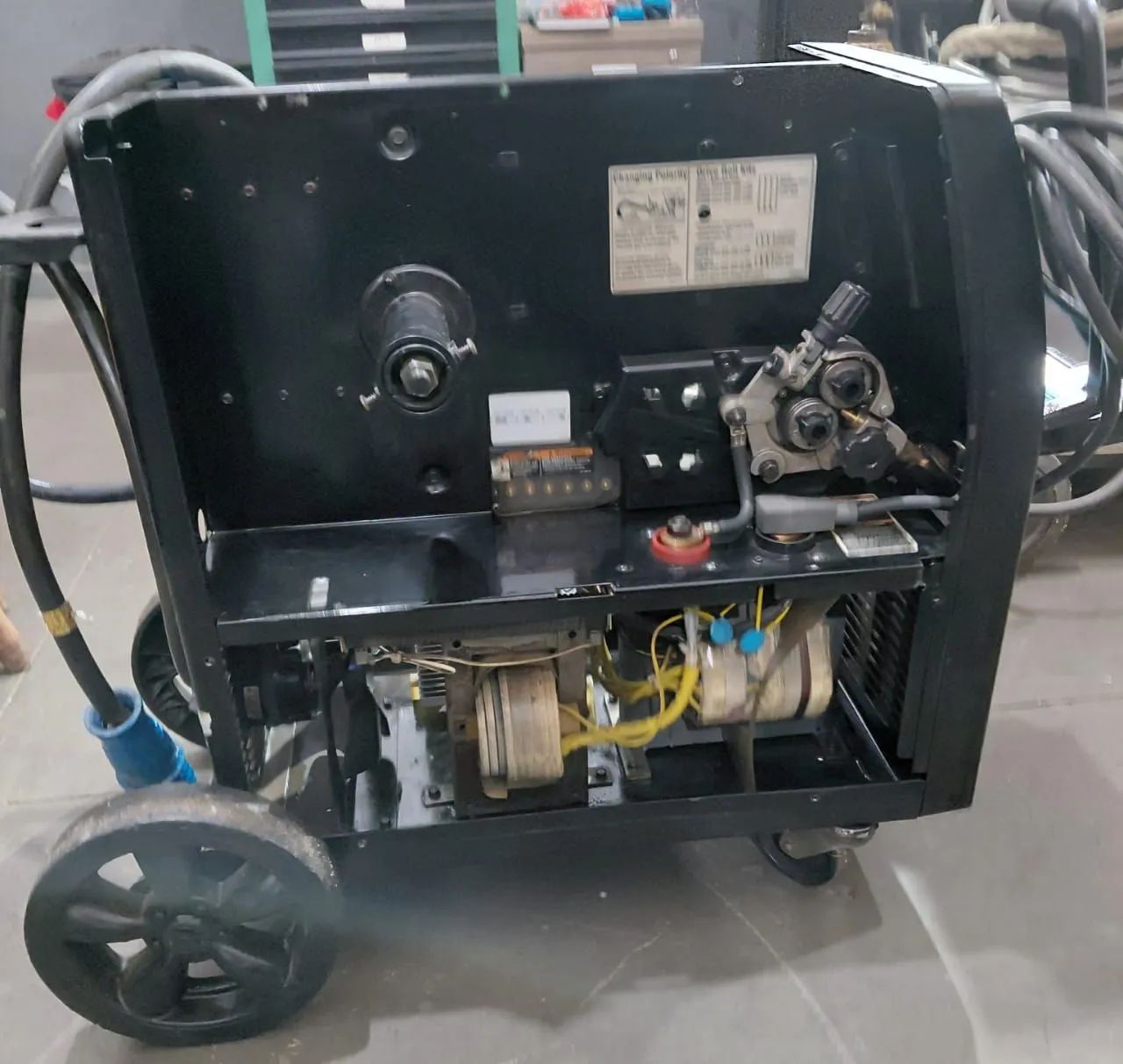 Máquina de solda MIG / MAG modelo Millermatic 252 Miller - Foto 3