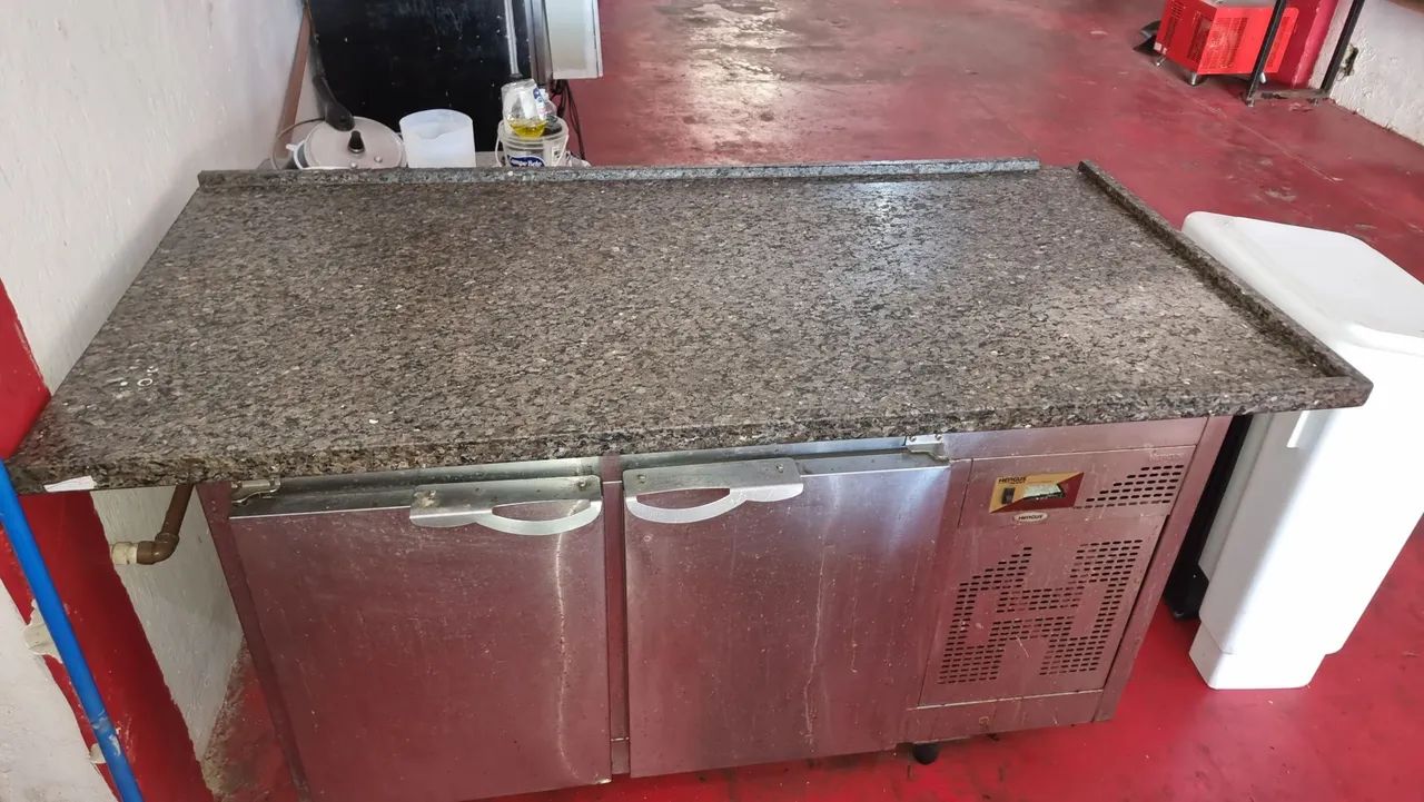 Balcão inox refrigerado com pedra de marmore