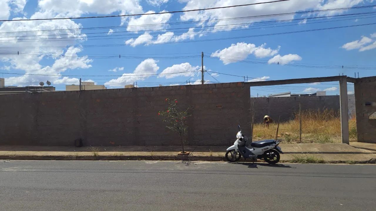 Terreno no Jardim Europa, todo murado, aceita permuta, analisa proposta. - Foto 4