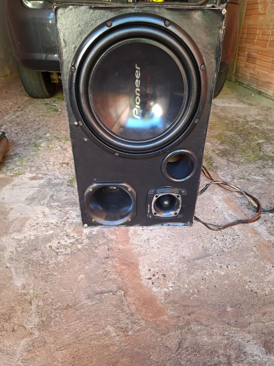 Vendo caixa trio 