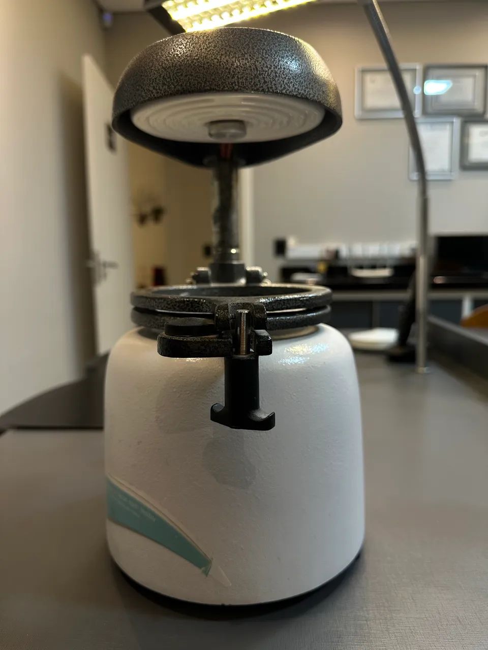 Plastificadora A Vácuo Com Motor - Essence Dental VH - 127v  - Foto 3