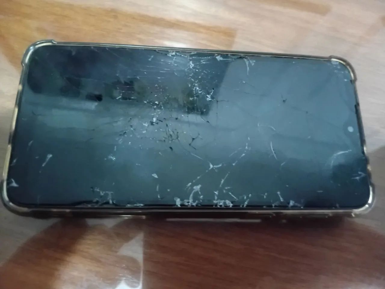 moto g8,tela quebrada,biometria funcionando,câmera funciona.