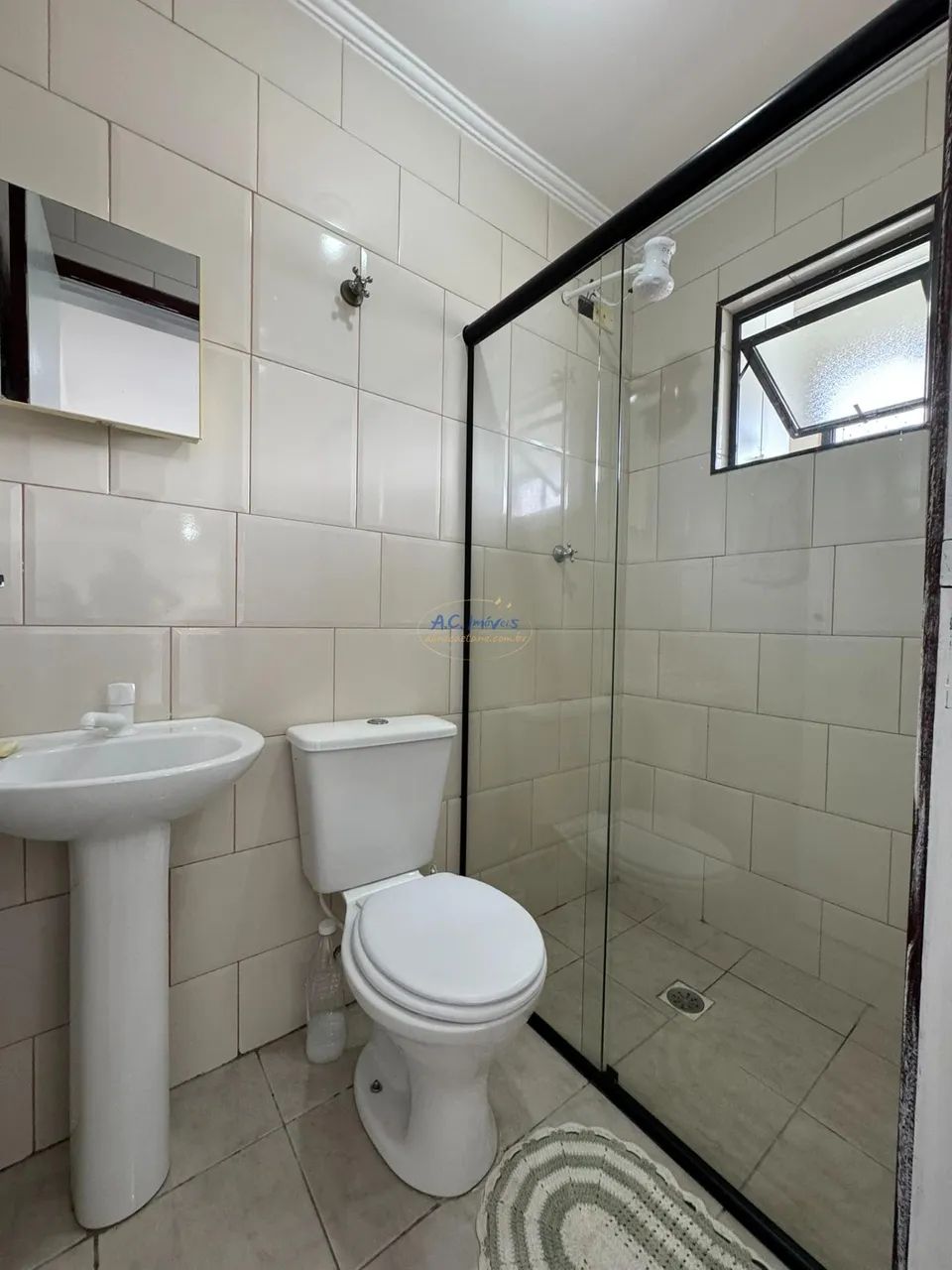 Kitnet bem localizada com vaga de garagem e elevador! - Foto 4