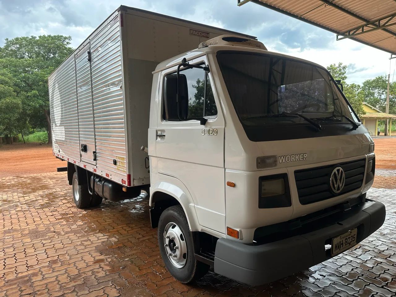 Caminhão 8-120 Baú - Foto 6