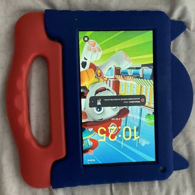 Tablete infantil na caixa 