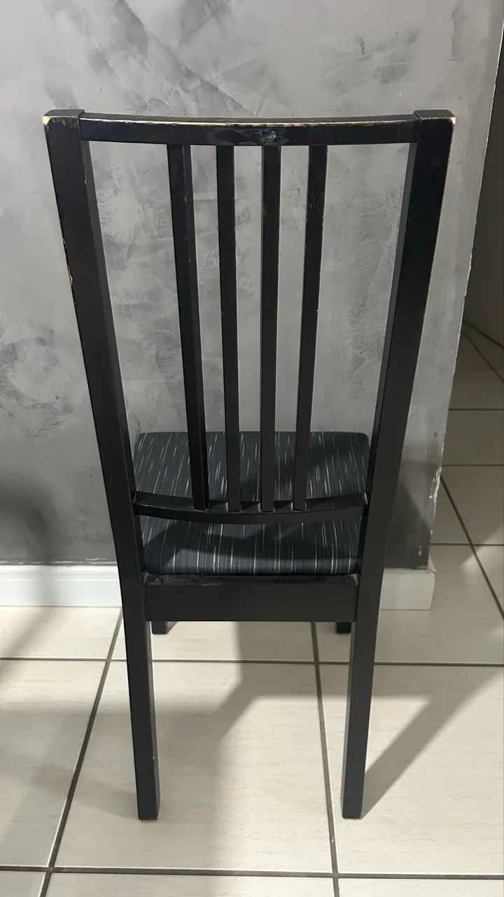 Mesa em madeira IKEA COM 6 cadeiras  - Foto 5