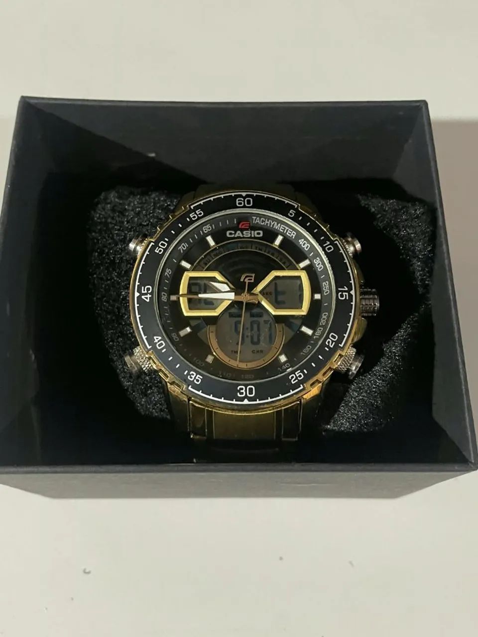 Relógio dourado Cássio edifice 