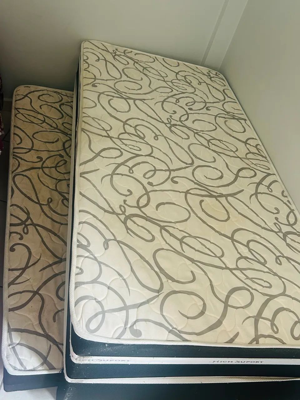 Cama de Solteiro em ótimo estado