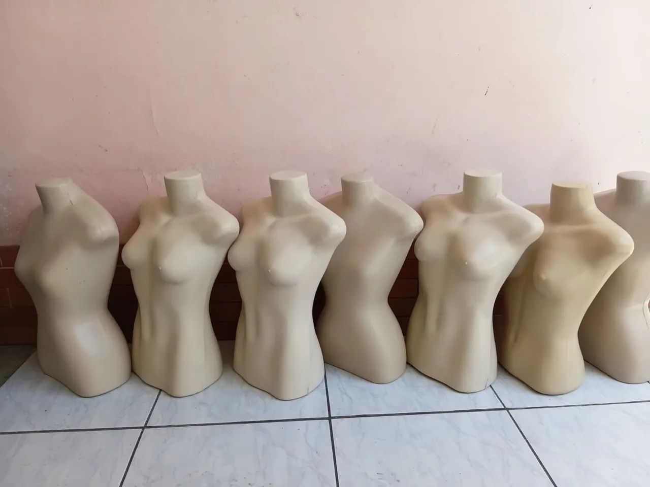 Vendo manequim todos 100,00 - Foto 4