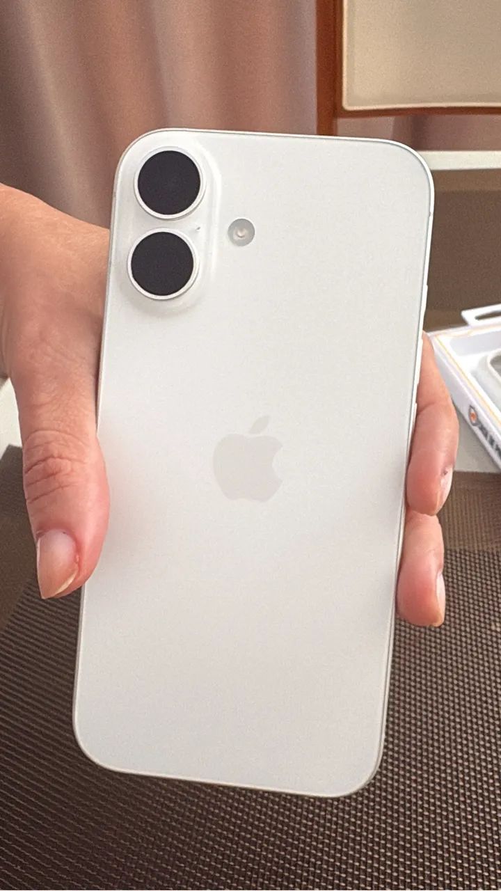 iPhone 16