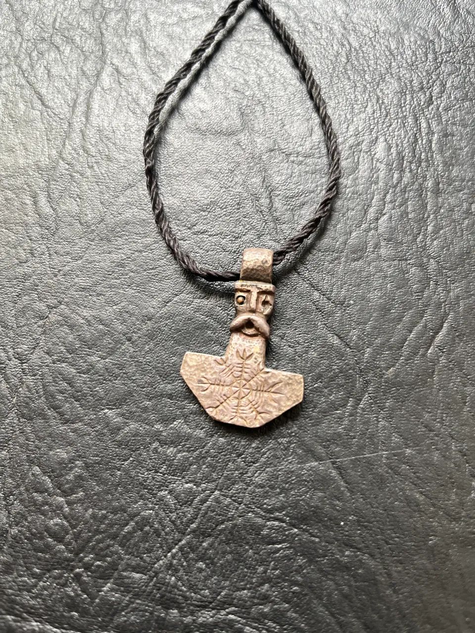 Corrente mjolnir de prata