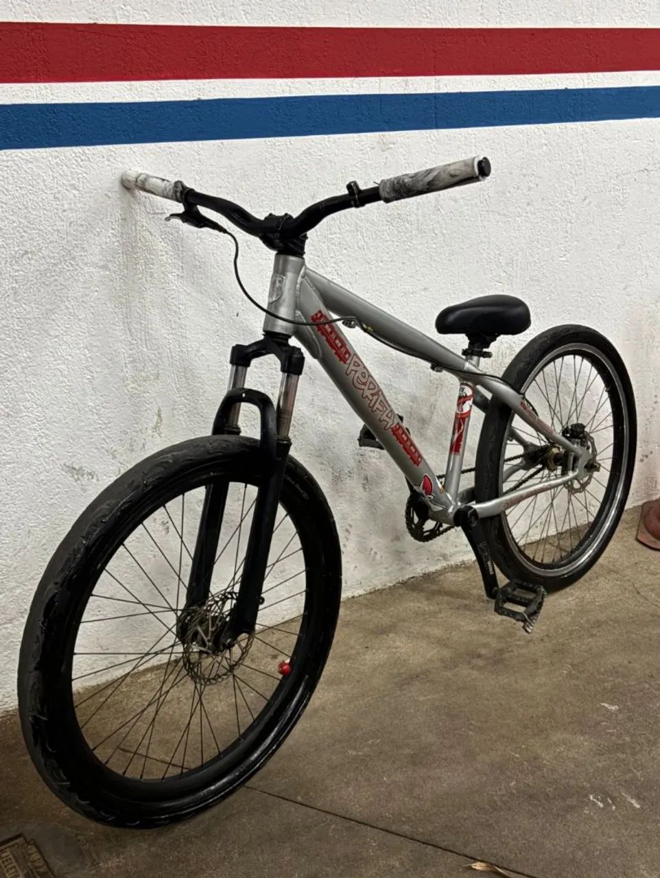 Bicicleta perifa pra grau 
