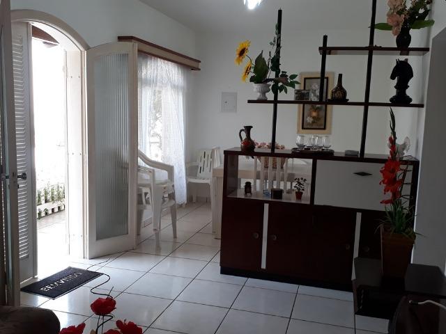 Casa com ótima localização, a 150 metros da praia de Enseada - Foto 6