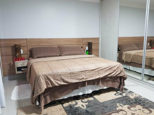 Linda Casa 5 qts C Lazer Ao lado balão Unieuro
