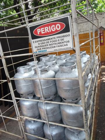 Depósito de gas e agua mineral região do urias Magalhães - Foto 2