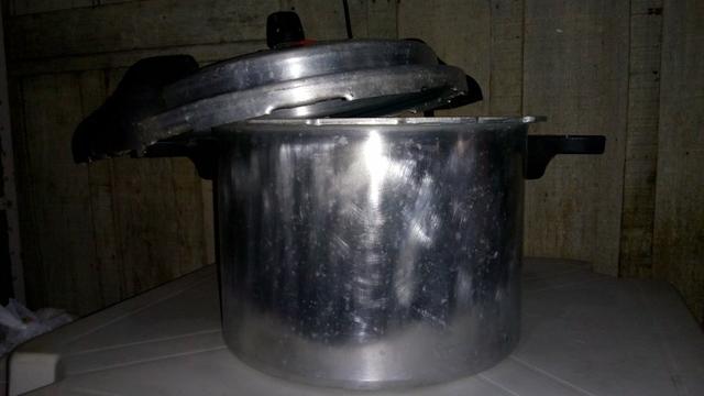 Panela de Pressão Industrial 15L
