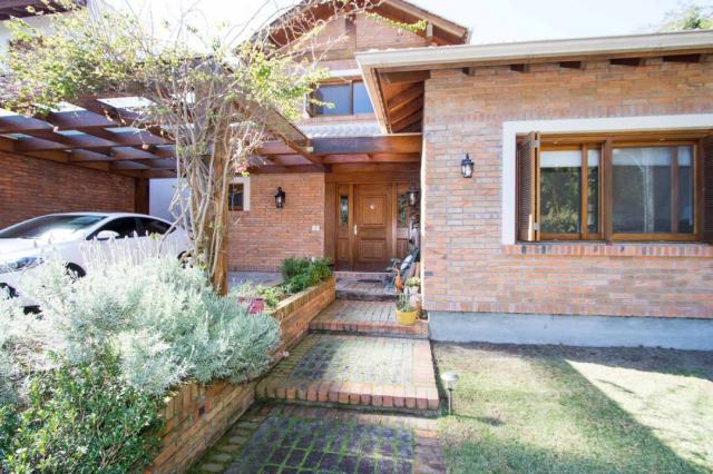Casa à venda com 3 dormitórios em Belém novo, Porto alegre cod:LU429426