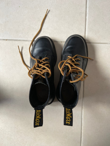 Coturno doc martens original numero 35