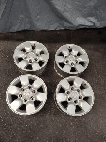 Rodas da Hilux  originais aro 15"  - Foto 3