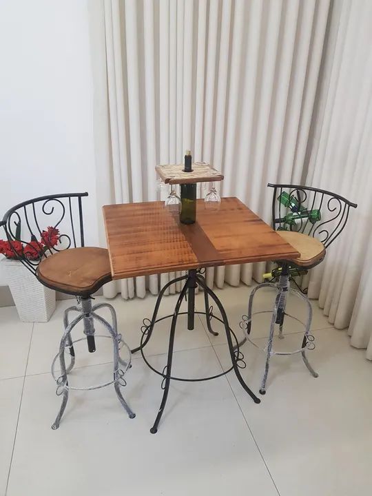 Jogo Bistrô Mesa Tampo 70cm + 2 Banquetas Arabesco e Rococó 