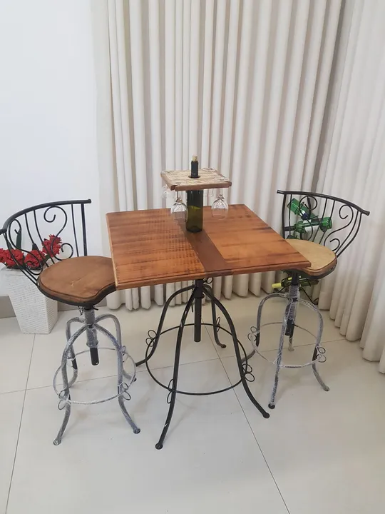 Jogo Bistrô Mesa Tampo 70cm + 2 Banquetas Arabesco e Rococó