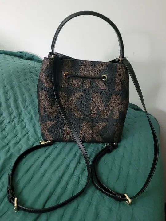 Vendo Bolsa e Mochila Original Michael Kors - Foto 4