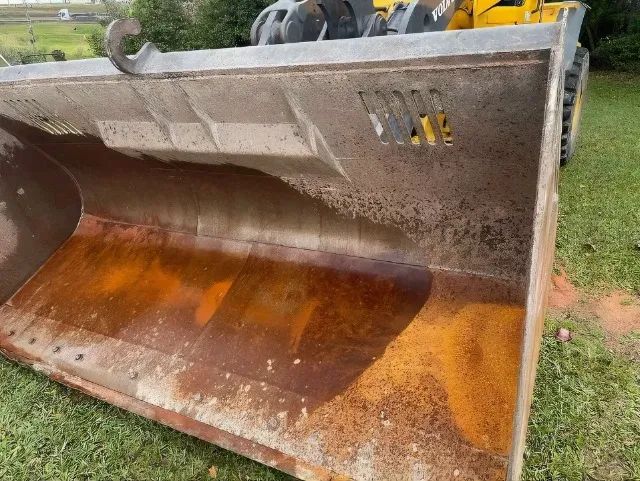 Pá carregadeira Volvo L90 Ano 2012 - Foto 6