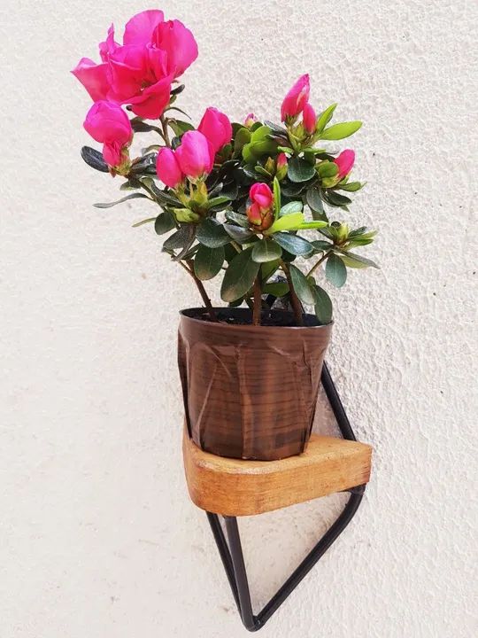 Suporte para vaso de planta em ferro e madeira - Foto 3