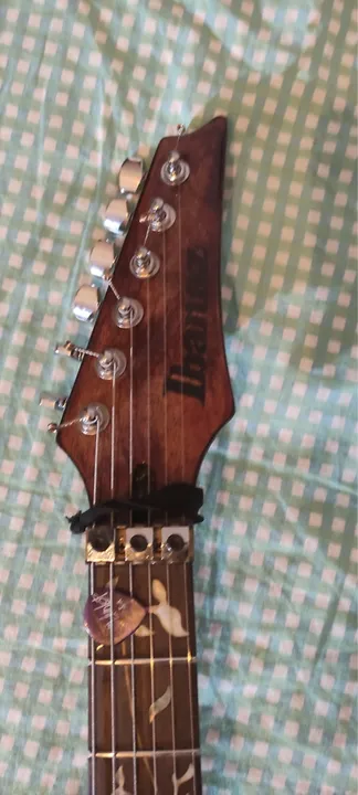 Guitarra Ibanez Chinesa