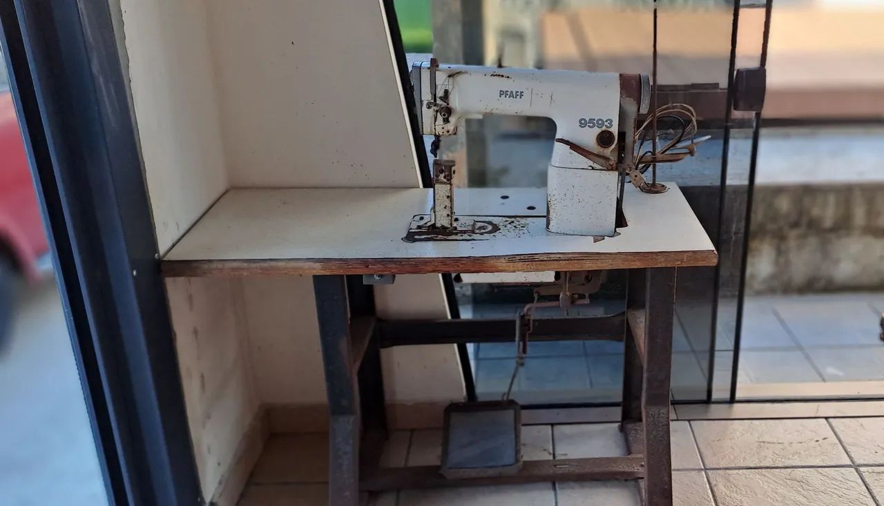 Máquina de Costura Industrial Pfaff 9593