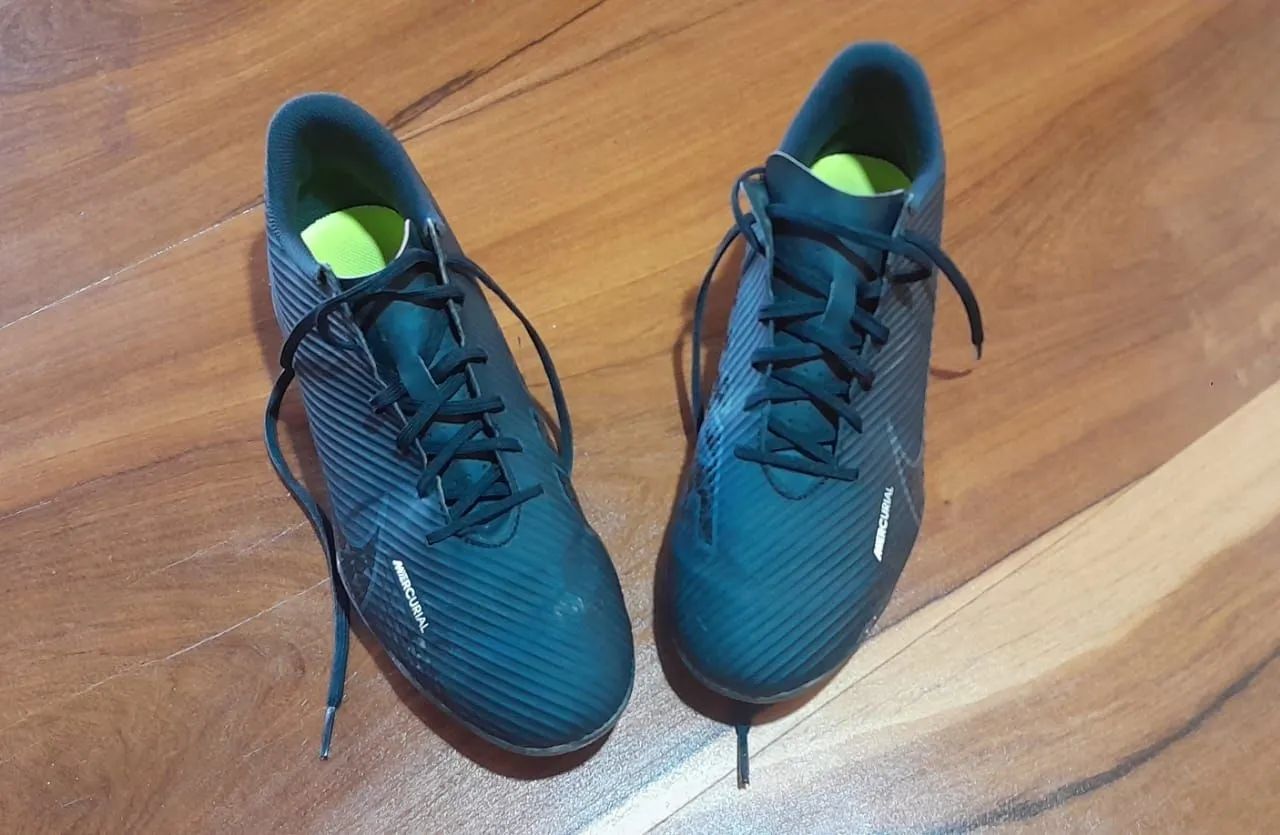 Chuteiras Nike Mercurial - Tamanho 40