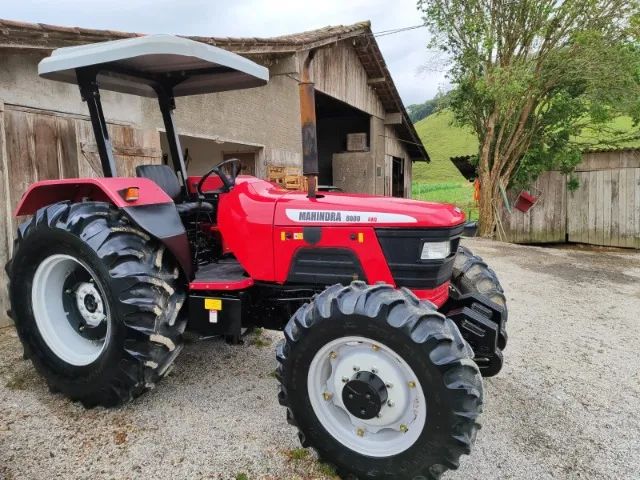TRATOR marca Mahindra, modelo 8000 4Wd - Foto 3