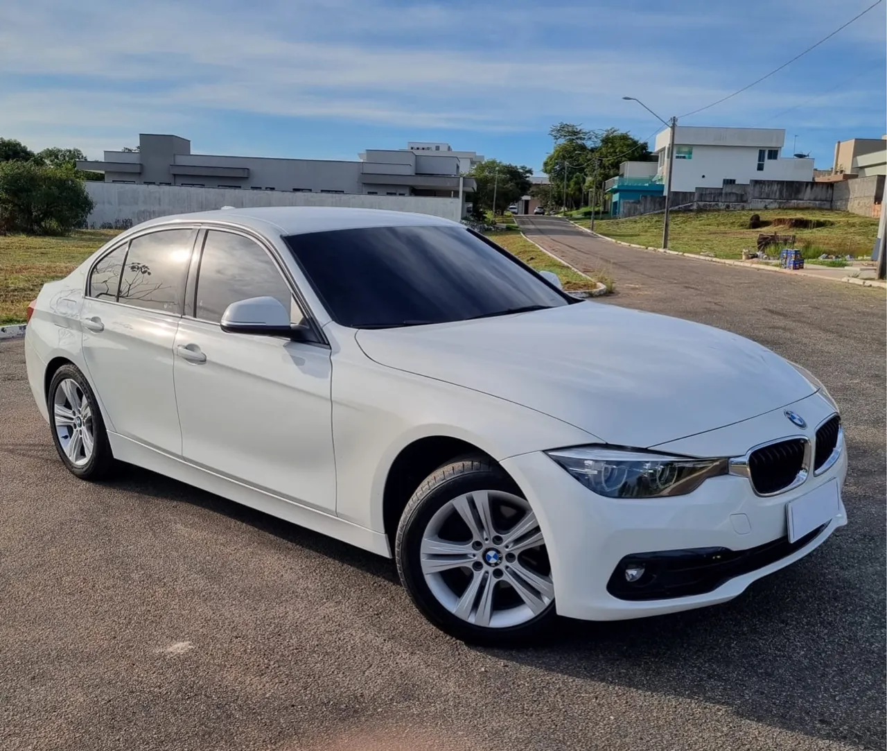 BMW 320i 2017/2018 Active Flex - Apenas 32.000 km
