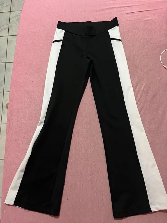 Calça Flare preta e branca TAM M 