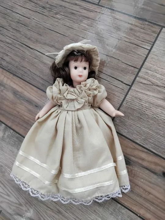 Bonequinha Alemã de Porcelana