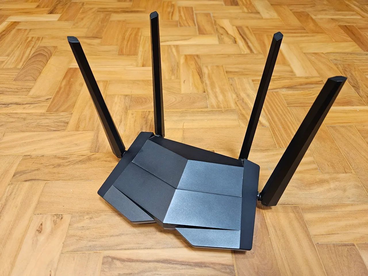 Roteador Tenda Gigabit WiFi MU-MIMO Dual Band AC1200
