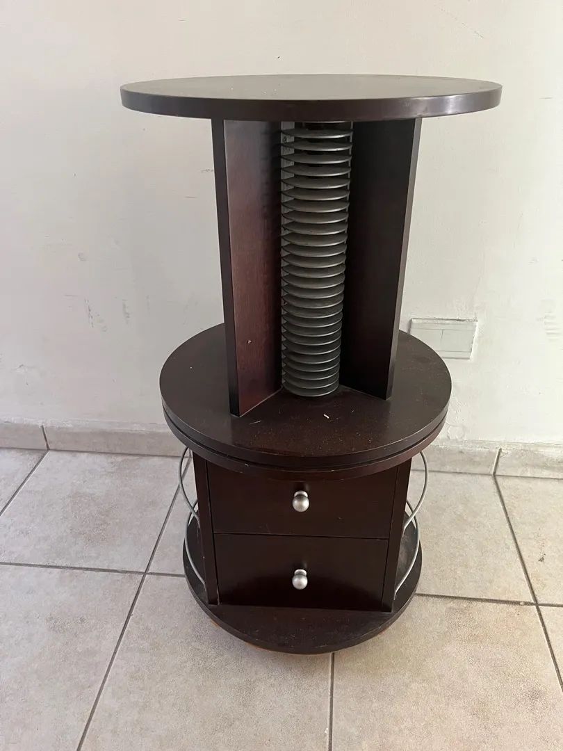 Mesa de Canto Giratória com Gavetas - Ideal para Sala de Estar!