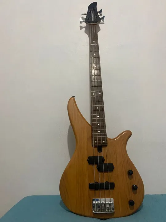 Baixo Elétrico