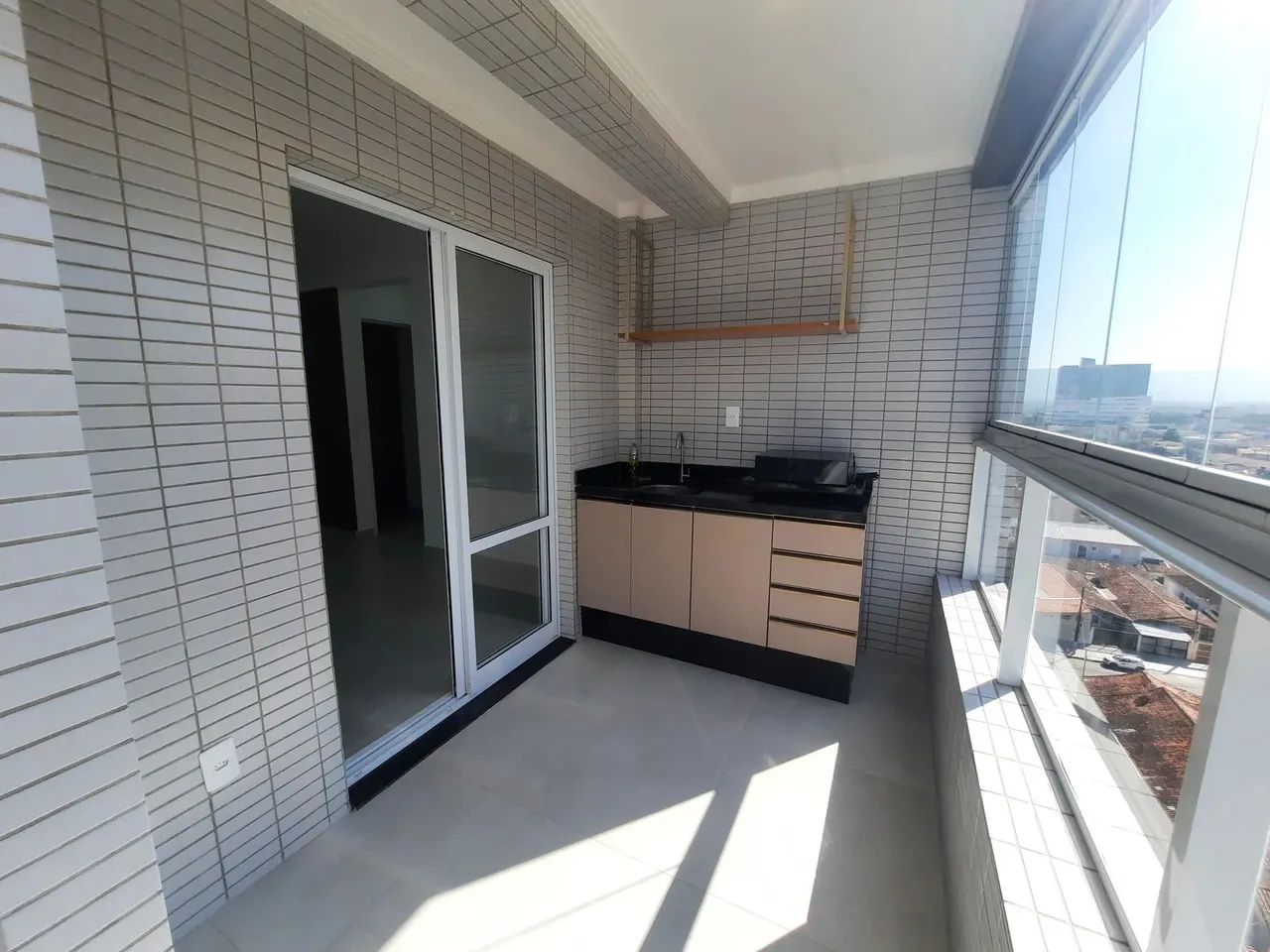 Apartamento novo para locação com 2 quartos em Guilhermina - Praia Grande - SP