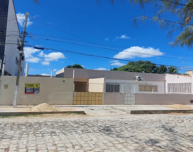 Vendo- se Casa ou terreno bairro Doze Anos total sombra