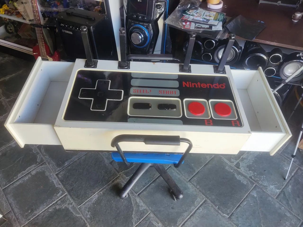 Mesa de centro formato controle de Nintendinho 64297414932353121