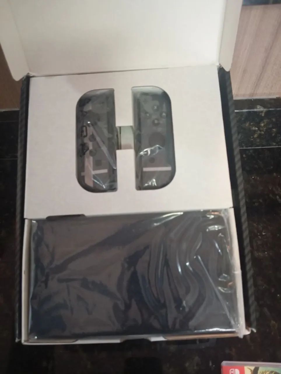 Nintendo Switch OLED + Super Smash Bros Ultimate + Super Mario Odyssey - Foto 2