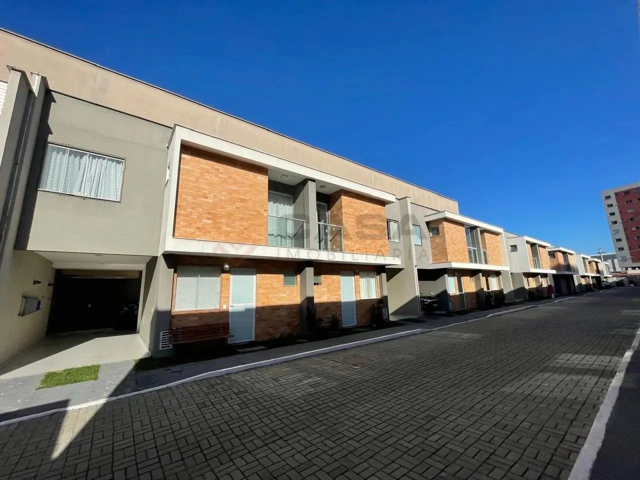 Casa duplex 3 Qtos c/suíte em Colina de Laranjeiras  Cond. Alameda Riviera