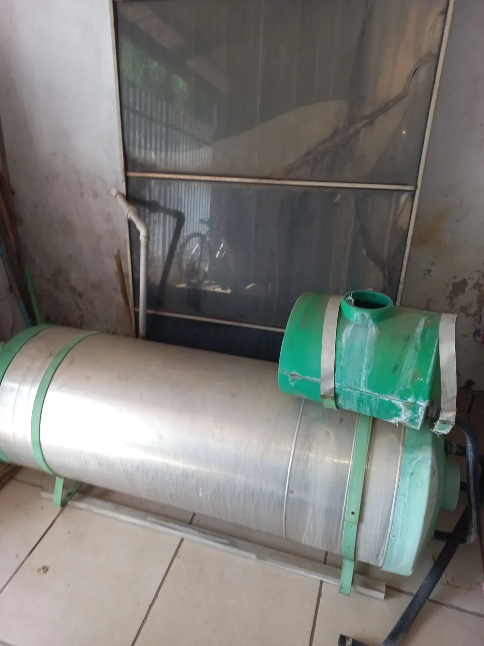 Botijão de água quente 200 litros