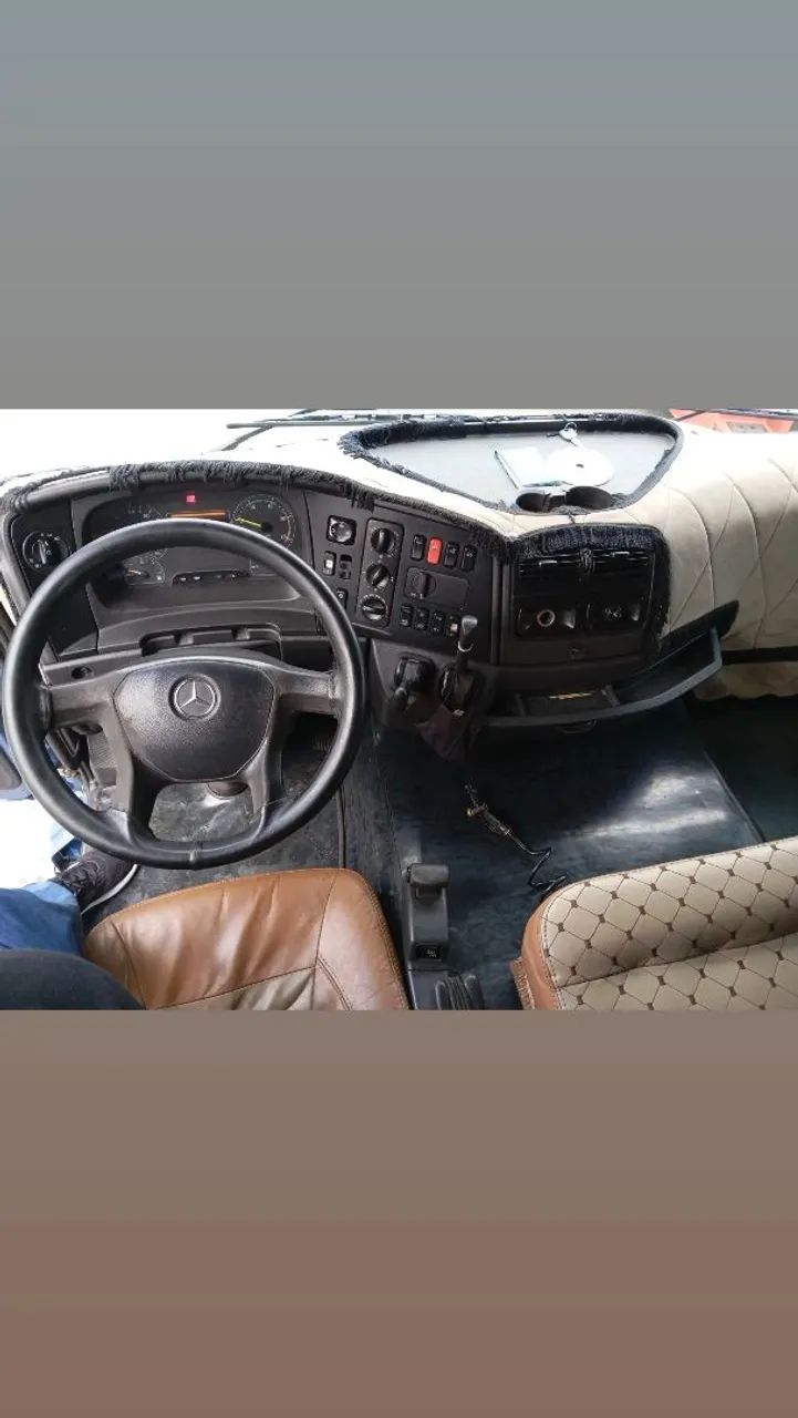 Axor 2544 2014 teto alto automático  - Foto 13