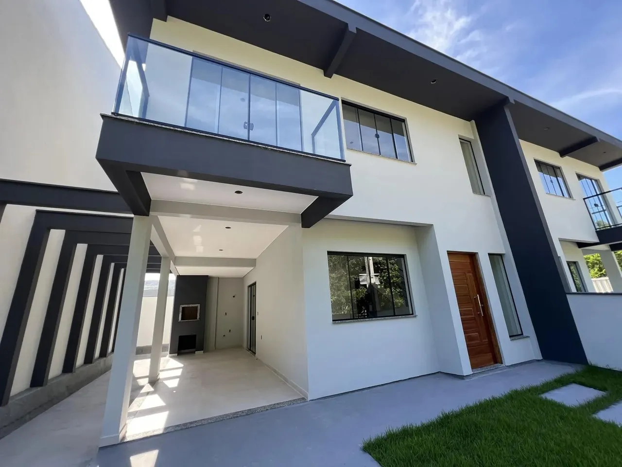 Sobrado à venda em Forquilhas, São José - SC