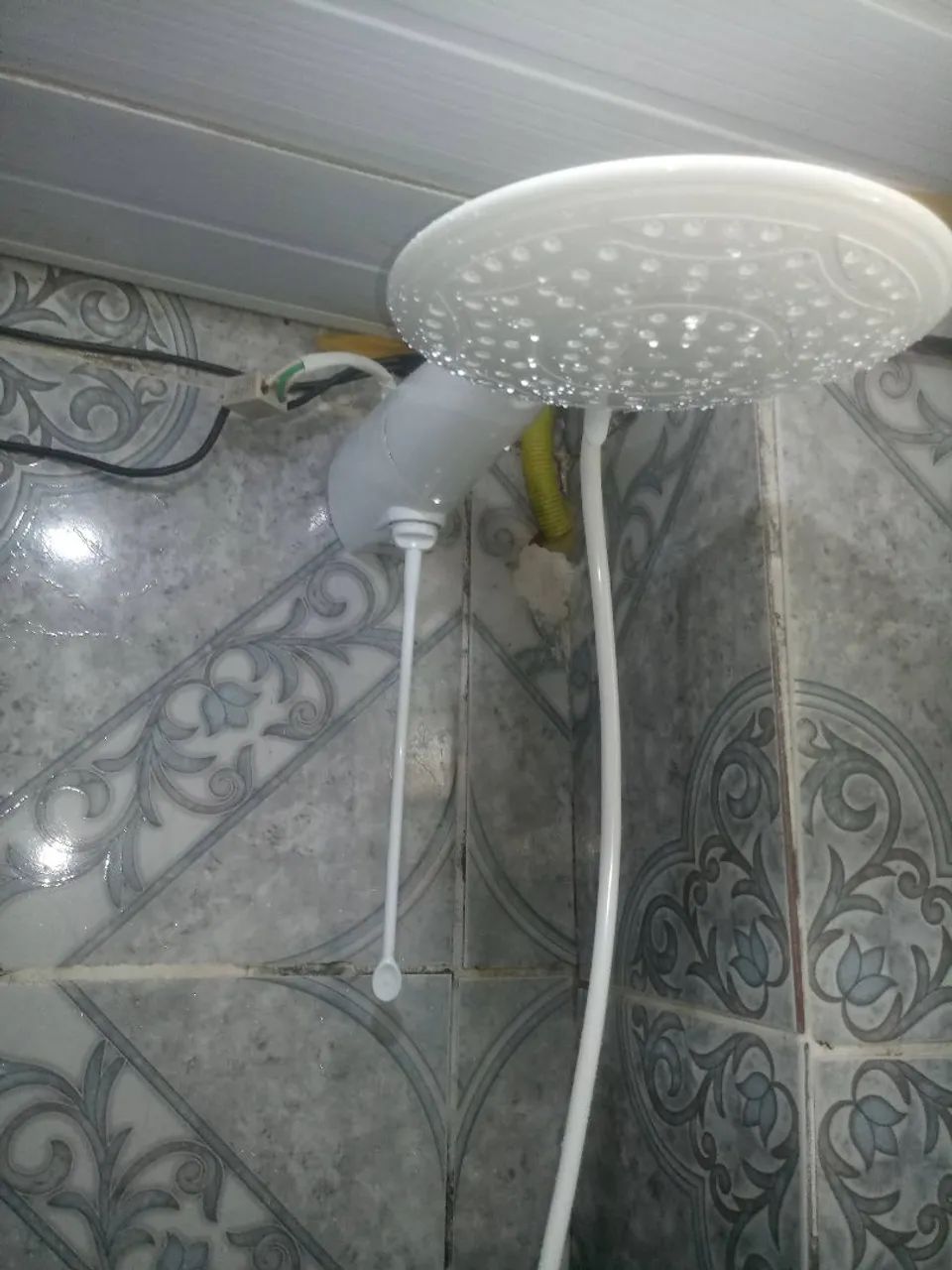 Instalação e reparos de chuveiros eletricos