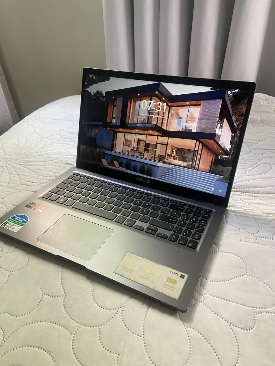 Notebook Asus - Tela de 17 polegadas