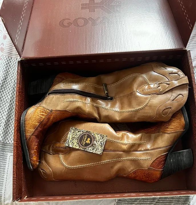 Botas de Couro Marrom - Foto 2